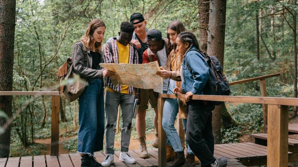 Petit groupe, grand voyage : les avantages méconnus du voyage solo organisé